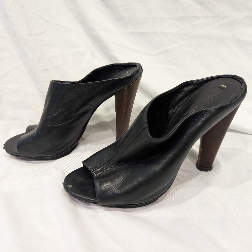 BCBG Maxazria Jeremy Slides Open Toe High Heels Shoes Sandals Black Leather 8 B